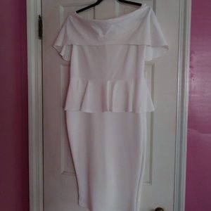 White Bodycon Dress 😍 Stunning fit!